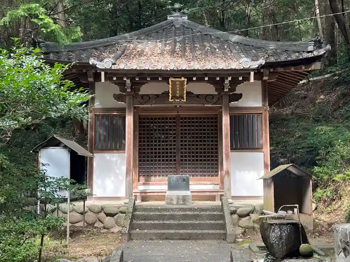 伊吹の瀧不動明王(岐阜県)