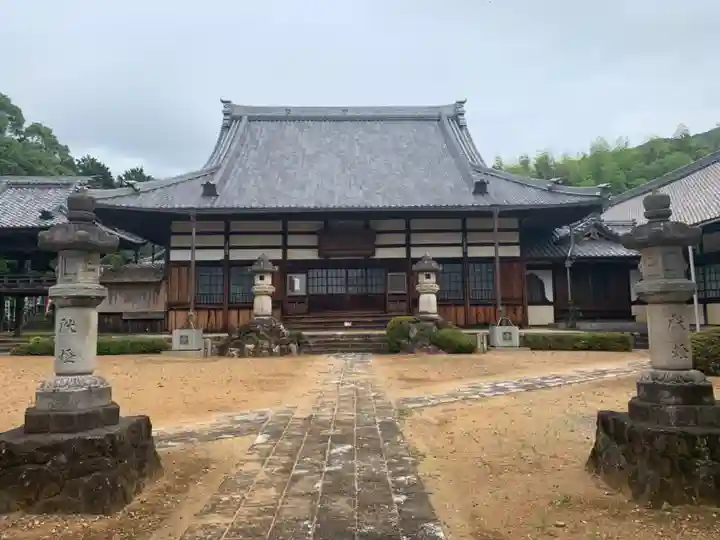 長泉寺の本殿・本堂