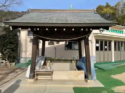 熊内八幡神社の手水舎