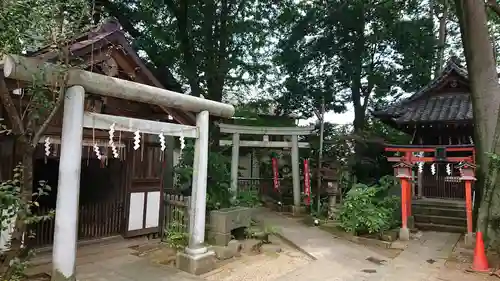 馬橋稲荷神社の鳥居