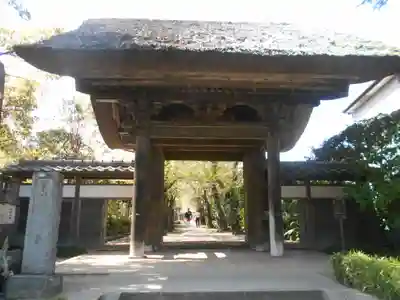 極楽寺（霊鷲山感應院極楽律寺）の山門・神門