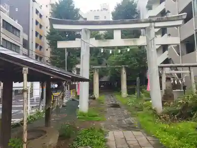 新橋鹽竃神社の鳥居