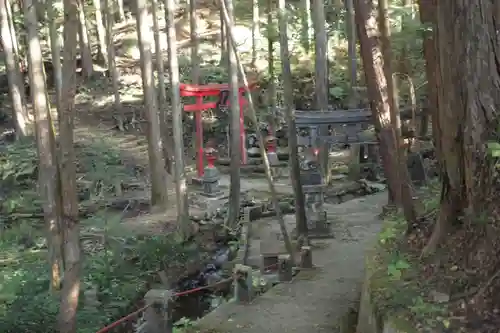 朝日稲荷神社の鳥居