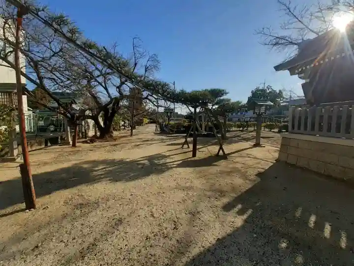 関西出雲久多美神社の{uncategorized: "未分類", other: "その他", undefined: "問題あり", building: "その他建物", grave: "お墓", sacred_gate: "鳥居", guardian: "狛犬", statue: "像", buddha: "仏像", history: "歴史", nature: "自然", garden: "庭園", animal: "動物", pagoda: "塔", temizu: "手水舎", mountain_gate: "山門・神門", sanctuary: "本殿・本堂", subordinate: "末社・摂社", art: "芸術", scenery: "景色", jizo: "地蔵", ema: "絵馬", goshuin: "御朱印", omikuji: "おみくじ", items: "授与品その他", amulet: "お守り", goshuincho: "御朱印帳", eats: "食事", festival: "お祭り", votive_dance: "神楽", shichigosan: "七五三参", wedding: "結婚式", experience: "体験その他", initially: "初詣", around: "周辺", anti_infection: "感染症対策"}