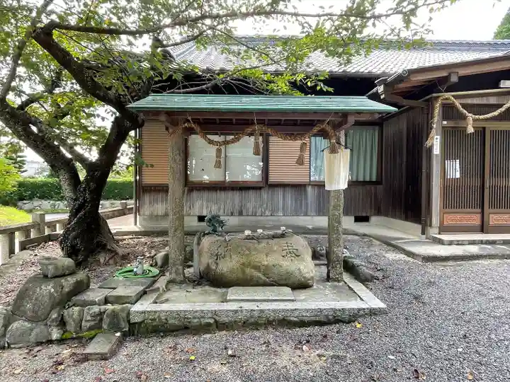 服織神社の手水舎
