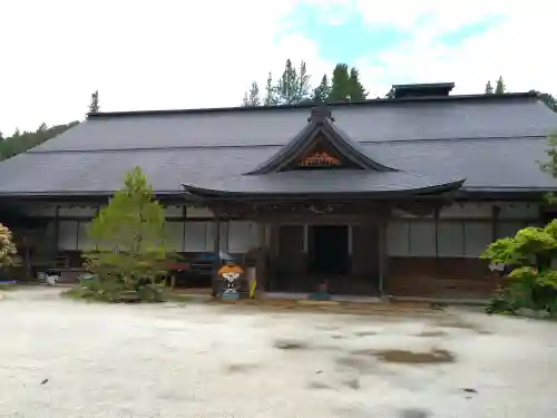 親王院の{uncategorized: "未分類", other: "その他", undefined: "問題あり", building: "その他建物", grave: "お墓", sacred_gate: "鳥居", guardian: "狛犬", statue: "像", buddha: "仏像", history: "歴史", nature: "自然", garden: "庭園", animal: "動物", pagoda: "塔", temizu: "手水舎", mountain_gate: "山門・神門", sanctuary: "本殿・本堂", subordinate: "末社・摂社", art: "芸術", scenery: "景色", jizo: "地蔵", ema: "絵馬", goshuin: "御朱印", omikuji: "おみくじ", items: "授与品その他", amulet: "お守り", goshuincho: "御朱印帳", eats: "食事", festival: "お祭り", votive_dance: "神楽", shichigosan: "七五三参", wedding: "結婚式", experience: "体験その他", initially: "初詣", around: "周辺", anti_infection: "感染症対策"}