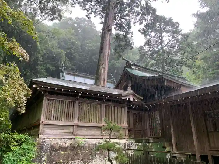 西寒多神社の本殿・本堂