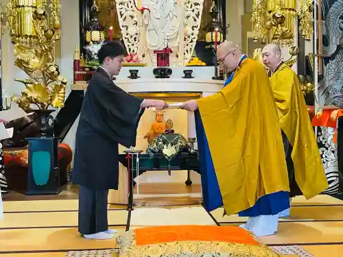 伊勢の国 四天王寺の{uncategorized: "未分類", other: "その他", undefined: "問題あり", building: "その他建物", grave: "お墓", sacred_gate: "鳥居", guardian: "狛犬", statue: "像", buddha: "仏像", history: "歴史", nature: "自然", garden: "庭園", animal: "動物", pagoda: "塔", temizu: "手水舎", mountain_gate: "山門・神門", sanctuary: "本殿・本堂", subordinate: "末社・摂社", art: "芸術", scenery: "景色", jizo: "地蔵", ema: "絵馬", goshuin: "御朱印", omikuji: "おみくじ", items: "授与品その他", amulet: "お守り", goshuincho: "御朱印帳", eats: "食事", festival: "お祭り", votive_dance: "神楽", shichigosan: "七五三参", wedding: "結婚式", experience: "体験その他", initially: "初詣", around: "周辺", anti_infection: "感染症対策"}