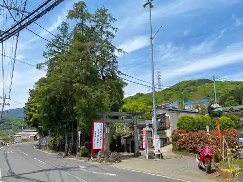 比比多神社（子易明神）の鳥居