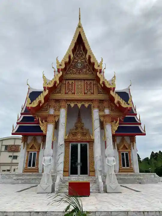 ワットパクナム日本別院の本殿・本堂