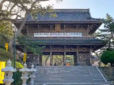 誕生寺の山門・神門