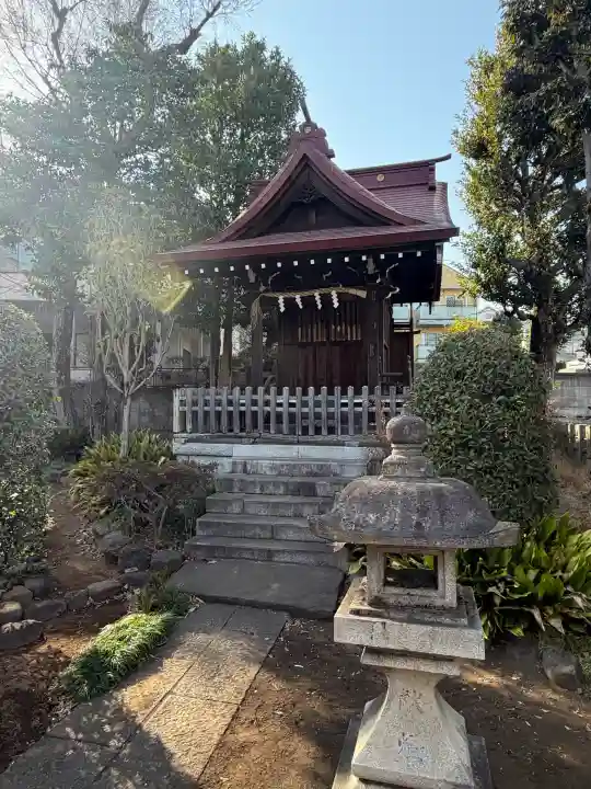 和泉貴船神社(和泉熊野神社境外末社)の{uncategorized: "未分類", other: "その他", undefined: "問題あり", building: "その他建物", grave: "お墓", sacred_gate: "鳥居", guardian: "狛犬", statue: "像", buddha: "仏像", history: "歴史", nature: "自然", garden: "庭園", animal: "動物", pagoda: "塔", temizu: "手水舎", mountain_gate: "山門・神門", sanctuary: "本殿・本堂", subordinate: "末社・摂社", art: "芸術", scenery: "景色", jizo: "地蔵", ema: "絵馬", goshuin: "御朱印", omikuji: "おみくじ", items: "授与品その他", amulet: "お守り", goshuincho: "御朱印帳", eats: "食事", festival: "お祭り", votive_dance: "神楽", shichigosan: "七五三参", wedding: "結婚式", experience: "体験その他", initially: "初詣", around: "周辺", anti_infection: "感染症対策"}