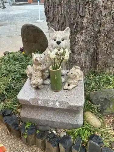 川越八幡宮の{uncategorized: "未分類", other: "その他", undefined: "問題あり", building: "その他建物", grave: "お墓", sacred_gate: "鳥居", guardian: "狛犬", statue: "像", buddha: "仏像", history: "歴史", nature: "自然", garden: "庭園", animal: "動物", pagoda: "塔", temizu: "手水舎", mountain_gate: "山門・神門", sanctuary: "本殿・本堂", subordinate: "末社・摂社", art: "芸術", scenery: "景色", jizo: "地蔵", ema: "絵馬", goshuin: "御朱印", omikuji: "おみくじ", items: "授与品その他", amulet: "お守り", goshuincho: "御朱印帳", eats: "食事", festival: "お祭り", votive_dance: "神楽", shichigosan: "七五三参", wedding: "結婚式", experience: "体験その他", initially: "初詣", around: "周辺", anti_infection: "感染症対策"}