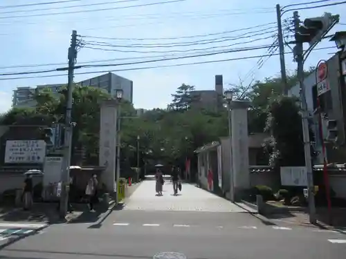 蓮馨寺の山門