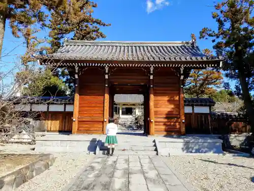 霊鷲院の山門・神門