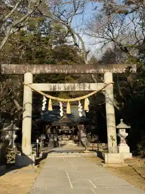 磯部稲村神社の{uncategorized: "未分類", other: "その他", undefined: "問題あり", building: "その他建物", grave: "お墓", sacred_gate: "鳥居", guardian: "狛犬", statue: "像", buddha: "仏像", history: "歴史", nature: "自然", garden: "庭園", animal: "動物", pagoda: "塔", temizu: "手水舎", mountain_gate: "山門・神門", sanctuary: "本殿・本堂", subordinate: "末社・摂社", art: "芸術", scenery: "景色", jizo: "地蔵", ema: "絵馬", goshuin: "御朱印", omikuji: "おみくじ", items: "授与品その他", amulet: "お守り", goshuincho: "御朱印帳", eats: "食事", festival: "お祭り", votive_dance: "神楽", shichigosan: "七五三参", wedding: "結婚式", experience: "体験その他", initially: "初詣", around: "周辺", anti_infection: "感染症対策"}