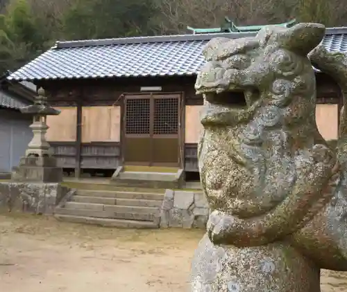 八幡神社の狛犬