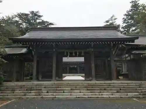 名和神社の山門