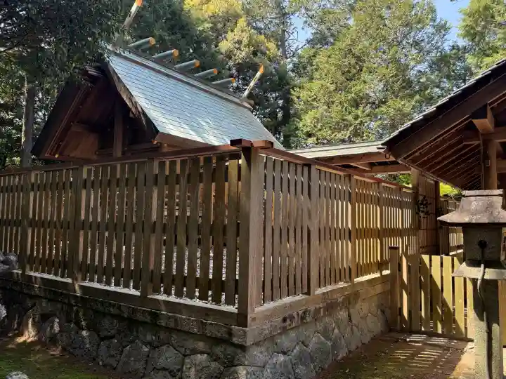 松尾神社の{uncategorized: "未分類", other: "その他", undefined: "問題あり", building: "その他建物", grave: "お墓", sacred_gate: "鳥居", guardian: "狛犬", statue: "像", buddha: "仏像", history: "歴史", nature: "自然", garden: "庭園", animal: "動物", pagoda: "塔", temizu: "手水舎", mountain_gate: "山門・神門", sanctuary: "本殿・本堂", subordinate: "末社・摂社", art: "芸術", scenery: "景色", jizo: "地蔵", ema: "絵馬", goshuin: "御朱印", omikuji: "おみくじ", items: "授与品その他", amulet: "お守り", goshuincho: "御朱印帳", eats: "食事", festival: "お祭り", votive_dance: "神楽", shichigosan: "七五三参", wedding: "結婚式", experience: "体験その他", initially: "初詣", around: "周辺", anti_infection: "感染症対策"}