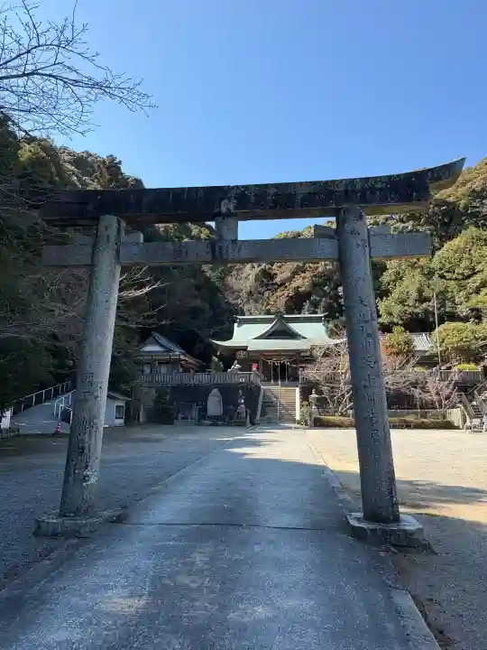 葛城神社の{uncategorized: "未分類", other: "その他", undefined: "問題あり", building: "その他建物", grave: "お墓", sacred_gate: "鳥居", guardian: "狛犬", statue: "像", buddha: "仏像", history: "歴史", nature: "自然", garden: "庭園", animal: "動物", pagoda: "塔", temizu: "手水舎", mountain_gate: "山門・神門", sanctuary: "本殿・本堂", subordinate: "末社・摂社", art: "芸術", scenery: "景色", jizo: "地蔵", ema: "絵馬", goshuin: "御朱印", omikuji: "おみくじ", items: "授与品その他", amulet: "お守り", goshuincho: "御朱印帳", eats: "食事", festival: "お祭り", votive_dance: "神楽", shichigosan: "七五三参", wedding: "結婚式", experience: "体験その他", initially: "初詣", around: "周辺", anti_infection: "感染症対策"}