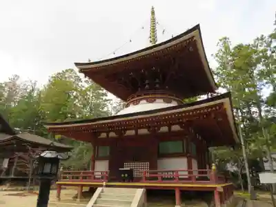 壇上伽藍の本殿・本堂