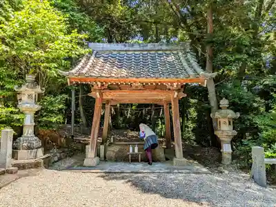 五社大明神社の手水舎