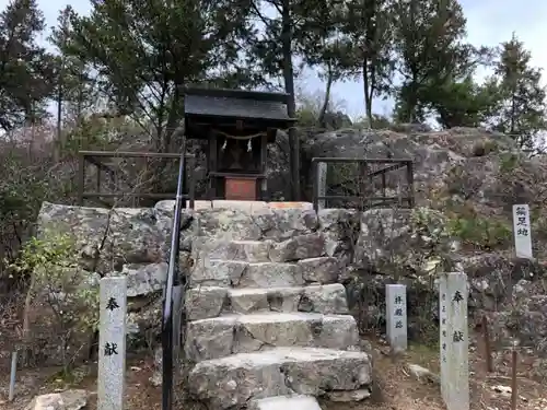 石上布都魂神社の本殿