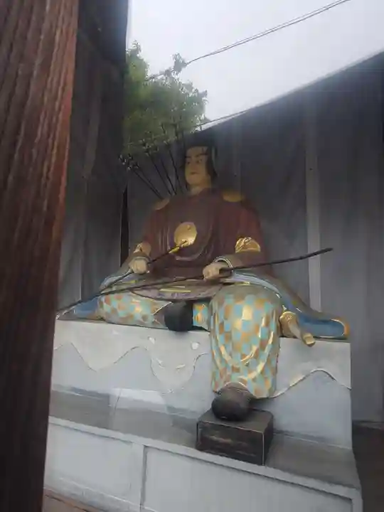 玉村八幡宮の像