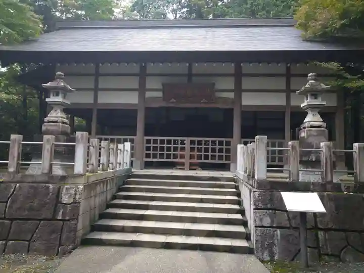 秩父御嶽神社の本殿・本堂