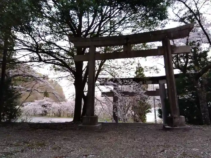 総社穴馬神社(福井県)