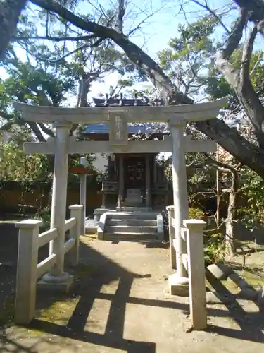 宝戒寺の鳥居