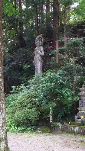 大隣寺の像