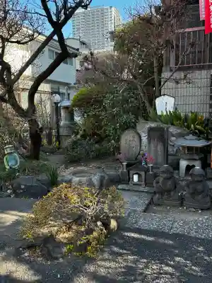 曹源寺の{uncategorized: "未分類", other: "その他", undefined: "問題あり", building: "その他建物", grave: "お墓", sacred_gate: "鳥居", guardian: "狛犬", statue: "像", buddha: "仏像", history: "歴史", nature: "自然", garden: "庭園", animal: "動物", pagoda: "塔", temizu: "手水舎", mountain_gate: "山門・神門", sanctuary: "本殿・本堂", subordinate: "末社・摂社", art: "芸術", scenery: "景色", jizo: "地蔵", ema: "絵馬", goshuin: "御朱印", omikuji: "おみくじ", items: "授与品その他", amulet: "お守り", goshuincho: "御朱印帳", eats: "食事", festival: "お祭り", votive_dance: "神楽", shichigosan: "七五三参", wedding: "結婚式", experience: "体験その他", initially: "初詣", around: "周辺", anti_infection: "感染症対策"}