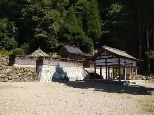 白岩神社の建物その他