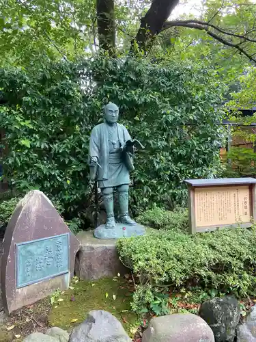 報徳二宮神社の像