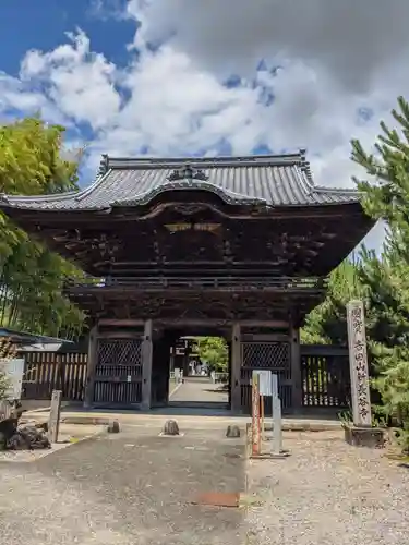 新長谷寺の山門