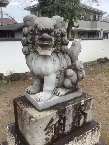 六軒神社の狛犬