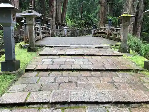 高野山金剛峯寺奥の院の建物その他