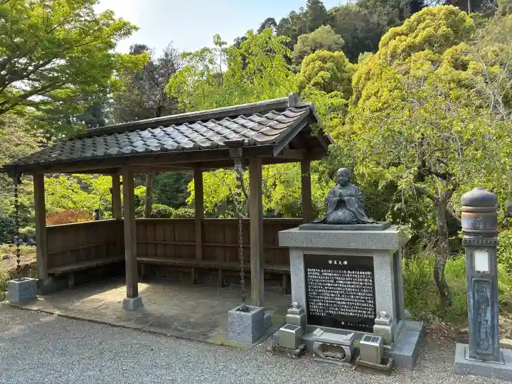 稱名寺(称名寺)の{uncategorized: "未分類", other: "その他", undefined: "問題あり", building: "その他建物", grave: "お墓", sacred_gate: "鳥居", guardian: "狛犬", statue: "像", buddha: "仏像", history: "歴史", nature: "自然", garden: "庭園", animal: "動物", pagoda: "塔", temizu: "手水舎", mountain_gate: "山門・神門", sanctuary: "本殿・本堂", subordinate: "末社・摂社", art: "芸術", scenery: "景色", jizo: "地蔵", ema: "絵馬", goshuin: "御朱印", omikuji: "おみくじ", items: "授与品その他", amulet: "お守り", goshuincho: "御朱印帳", eats: "食事", festival: "お祭り", votive_dance: "神楽", shichigosan: "七五三参", wedding: "結婚式", experience: "体験その他", initially: "初詣", around: "周辺", anti_infection: "感染症対策"}