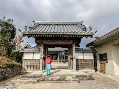 行圓寺の山門・神門