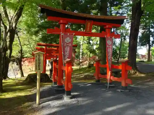 牡丹稲荷神社の鳥居