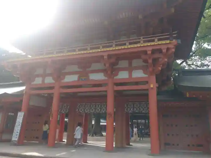 武蔵一宮氷川神社の山門・神門