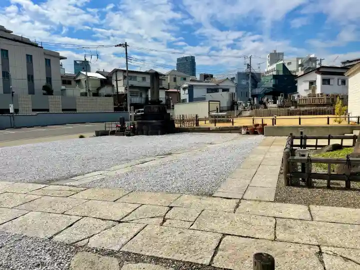 浄瀧寺の{uncategorized: "未分類", other: "その他", undefined: "問題あり", building: "その他建物", grave: "お墓", sacred_gate: "鳥居", guardian: "狛犬", statue: "像", buddha: "仏像", history: "歴史", nature: "自然", garden: "庭園", animal: "動物", pagoda: "塔", temizu: "手水舎", mountain_gate: "山門・神門", sanctuary: "本殿・本堂", subordinate: "末社・摂社", art: "芸術", scenery: "景色", jizo: "地蔵", ema: "絵馬", goshuin: "御朱印", omikuji: "おみくじ", items: "授与品その他", amulet: "お守り", goshuincho: "御朱印帳", eats: "食事", festival: "お祭り", votive_dance: "神楽", shichigosan: "七五三参", wedding: "結婚式", experience: "体験その他", initially: "初詣", around: "周辺", anti_infection: "感染症対策"}