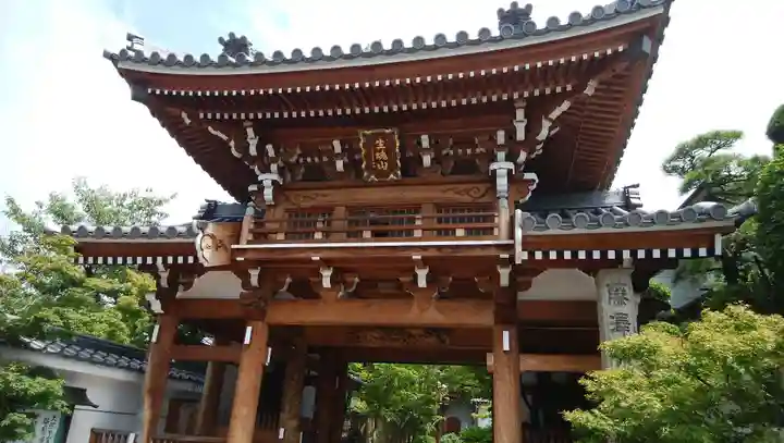 齢延寺の山門・神門