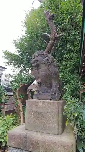 石川町諏訪神社の狛犬