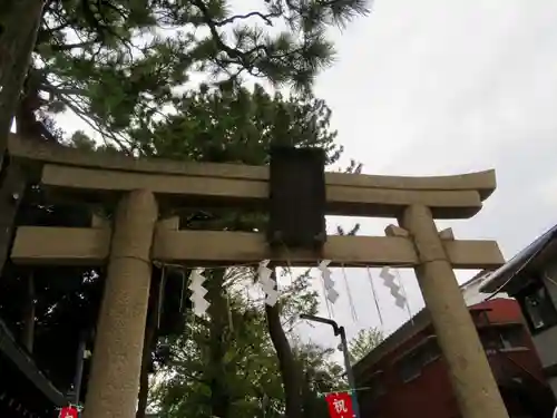 柴又八幡神社の鳥居