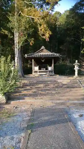 白山神社の本殿