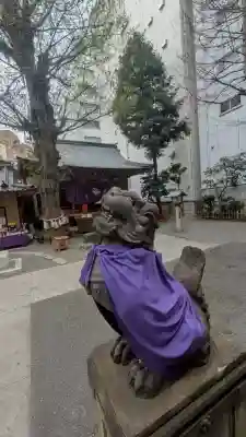 日本橋日枝神社の{uncategorized: "未分類", other: "その他", undefined: "問題あり", building: "その他建物", grave: "お墓", sacred_gate: "鳥居", guardian: "狛犬", statue: "像", buddha: "仏像", history: "歴史", nature: "自然", garden: "庭園", animal: "動物", pagoda: "塔", temizu: "手水舎", mountain_gate: "山門・神門", sanctuary: "本殿・本堂", subordinate: "末社・摂社", art: "芸術", scenery: "景色", jizo: "地蔵", ema: "絵馬", goshuin: "御朱印", omikuji: "おみくじ", items: "授与品その他", amulet: "お守り", goshuincho: "御朱印帳", eats: "食事", festival: "お祭り", votive_dance: "神楽", shichigosan: "七五三参", wedding: "結婚式", experience: "体験その他", initially: "初詣", around: "周辺", anti_infection: "感染症対策"}