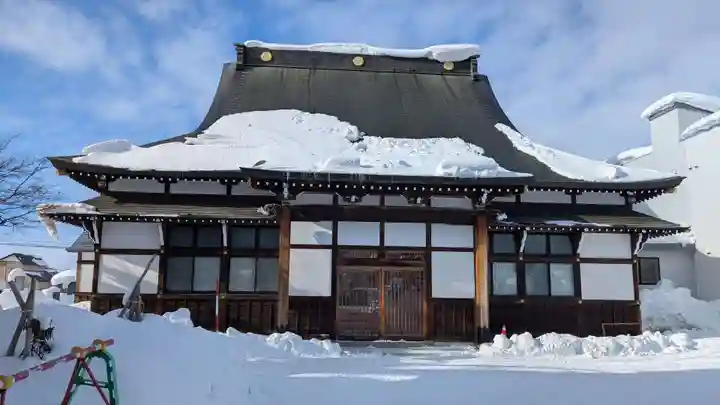正教寺の本殿・本堂