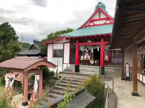 差出磯大嶽山神社 仕事と健康と厄よけの神さまの本殿